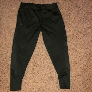Green women’s Under armor sweatpants